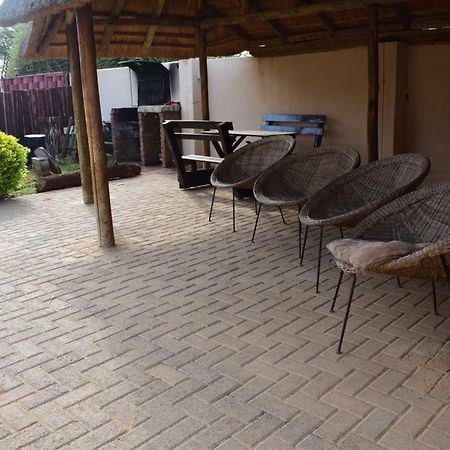 Skyhawk Guesthouse Gaborone Extérieur photo
